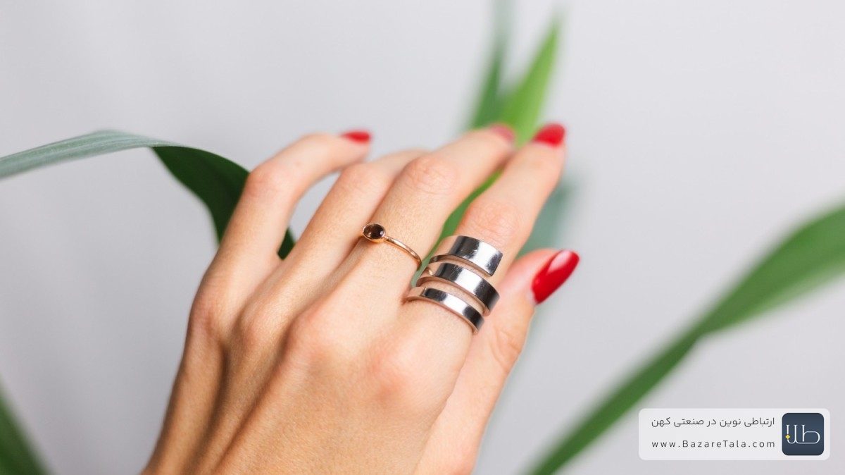 انگشتر در هر انگشت نماد چیه